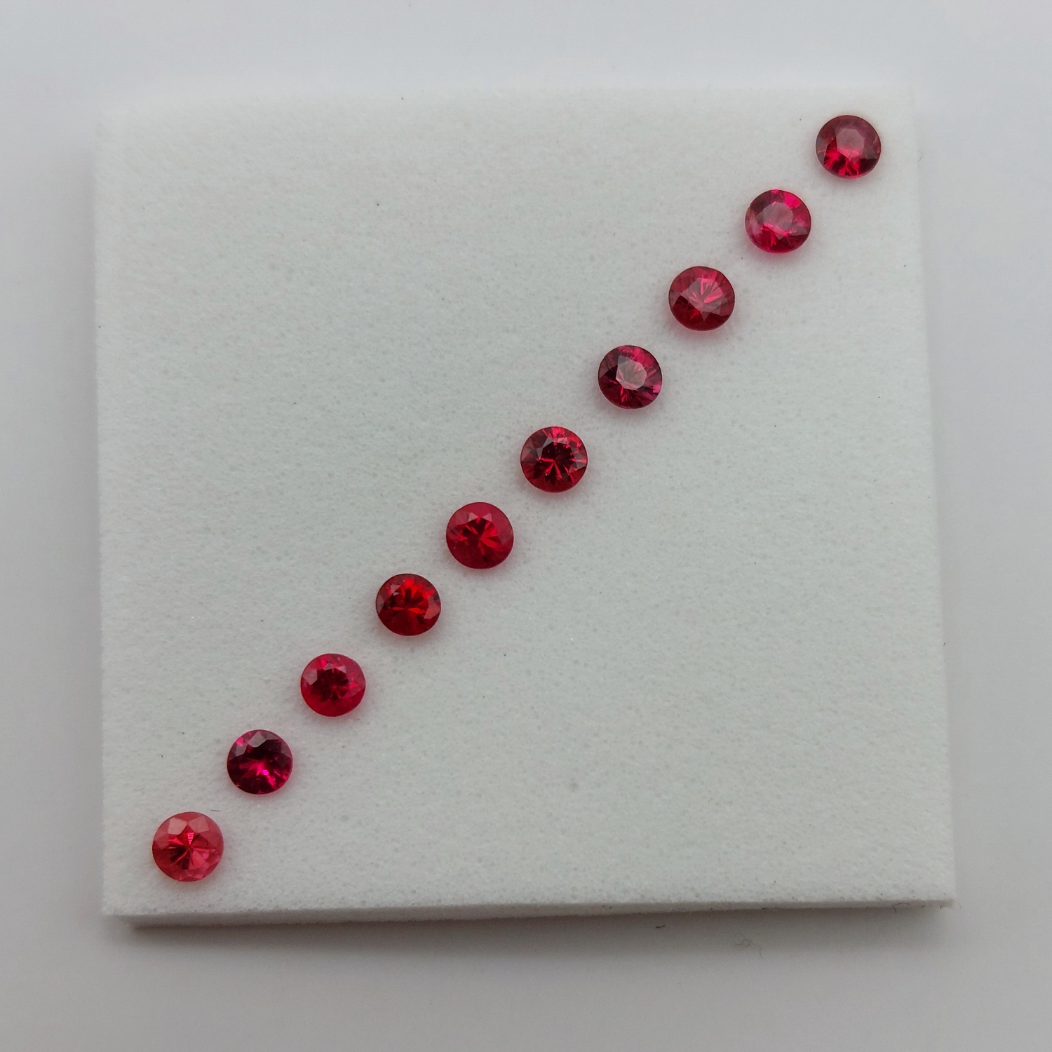 Red Natural Burmese Spinel Lot 2.5 mm  Litnon.com