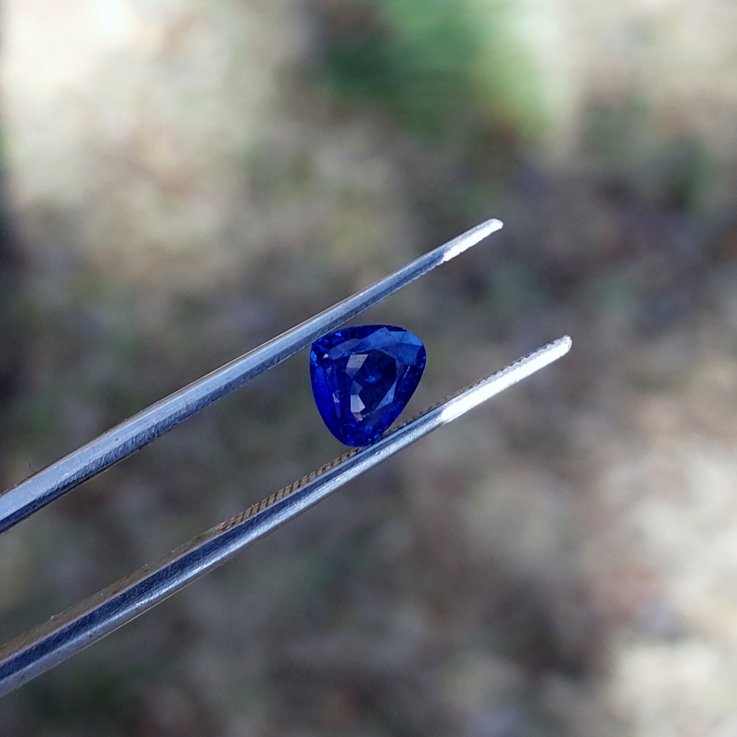 Bright & Pretty Fine Color Ceylon Blue Sapphire 1.36 Carats  Litnon.com
