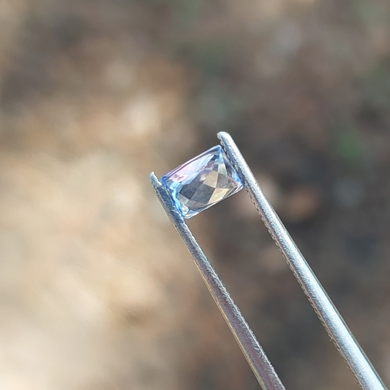 Blue to Purple Color-Shift Montana Sapphire 0.55 Carats  Litnon.com