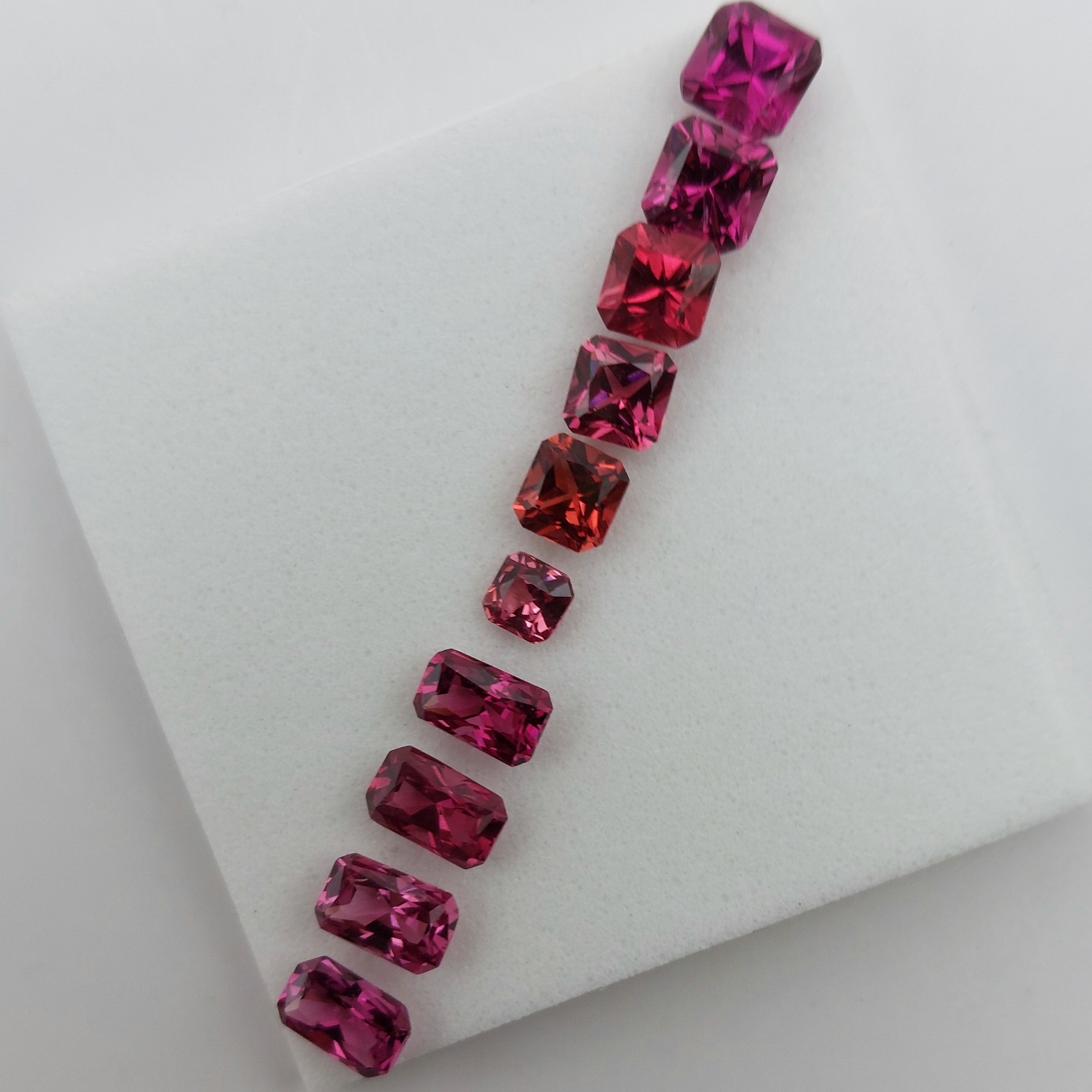 Quality Rhodolite Garnet Lot Tanzania 3.44 Carats Litnon.com