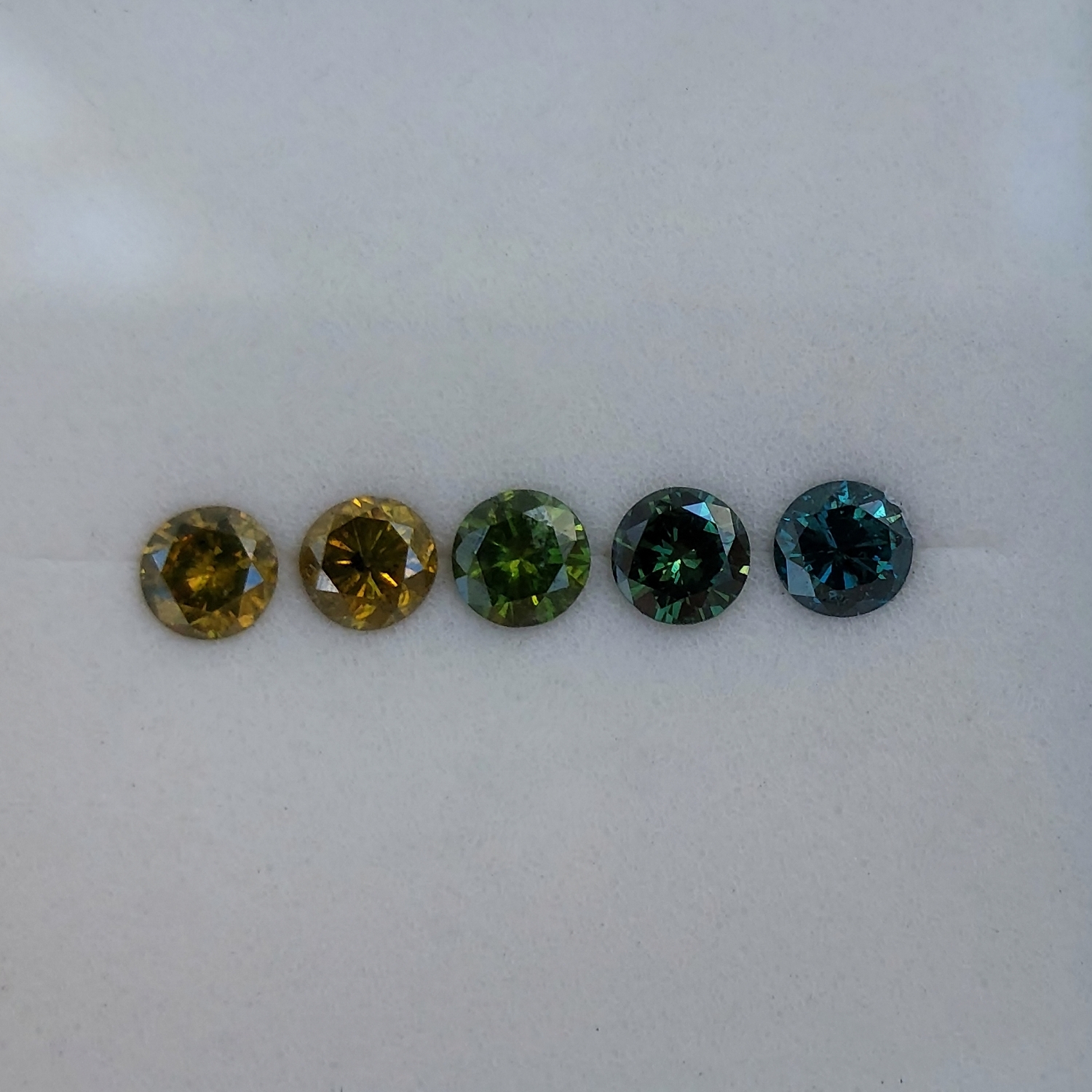 Pretty Multi-Color Diamond Suite 0.75 Carats Litnon.com