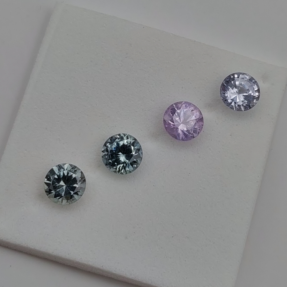 Well Cut Bright Montana Sapphire Suite 2.61 Carats  Litnon.com