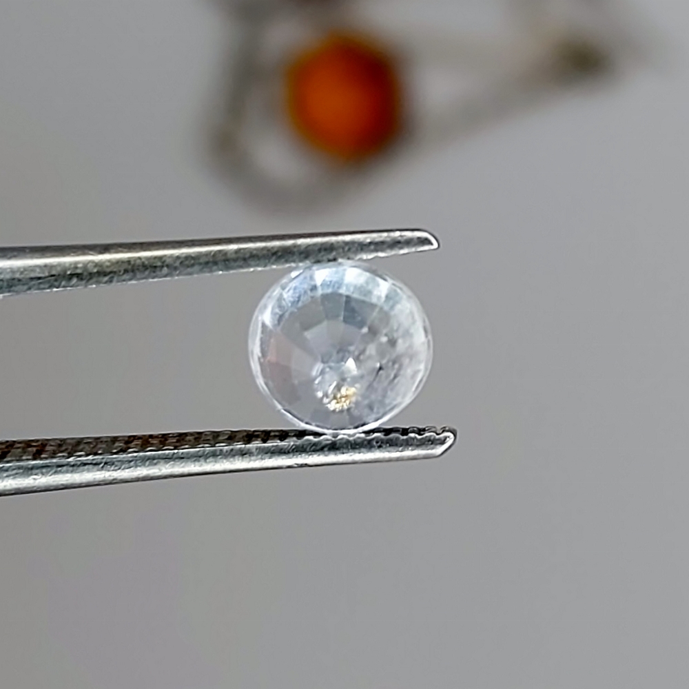 Natural White Ceylon Sapphire 0.81 Carats Litnon.com