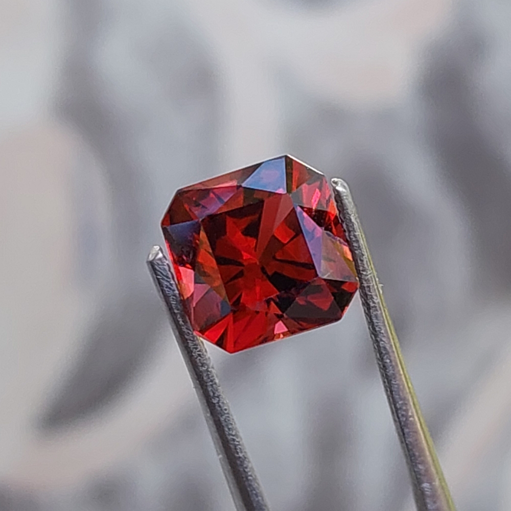 USA Cut Malaia Malaya Garnet Tanzania 2.25 ct  Litnon.com