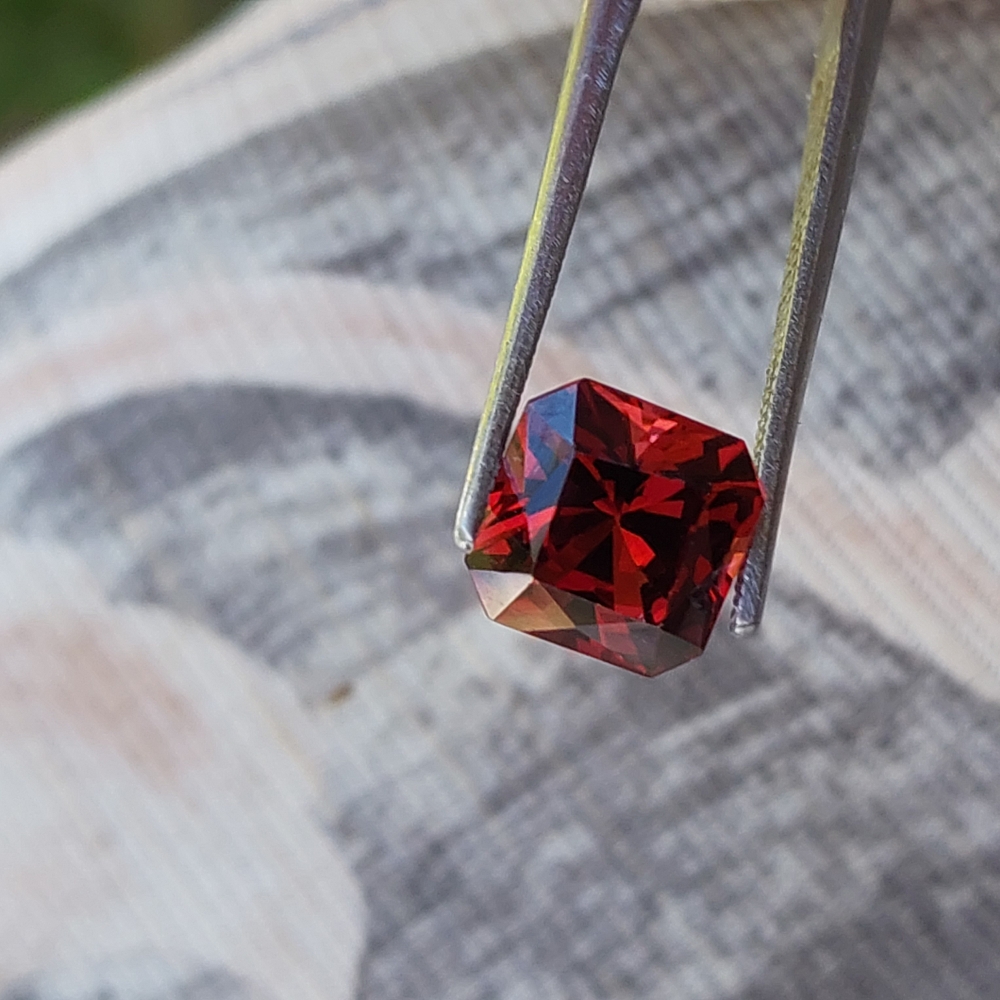 USA Cut Malaia Malaya Garnet Tanzania 2.25 ct  Litnon.com