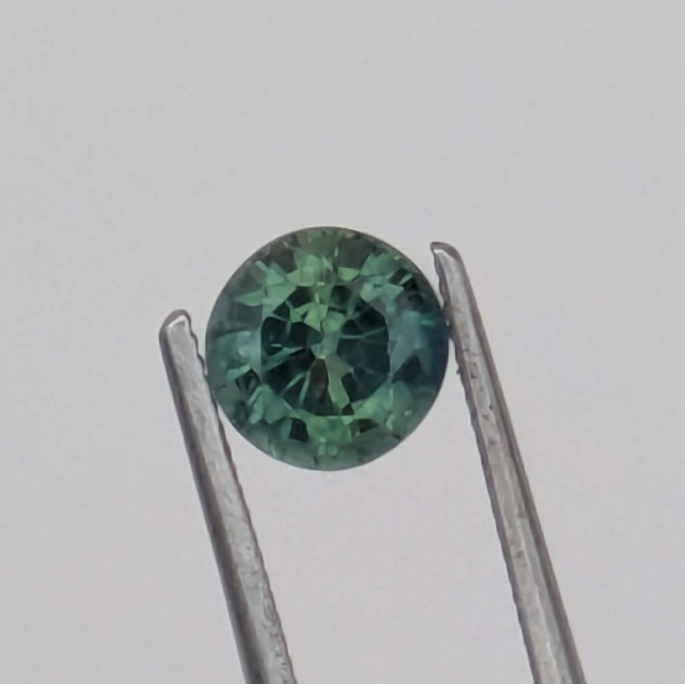 Pretty Green Australian Sapphire 0.82 Carats Litnon.com
