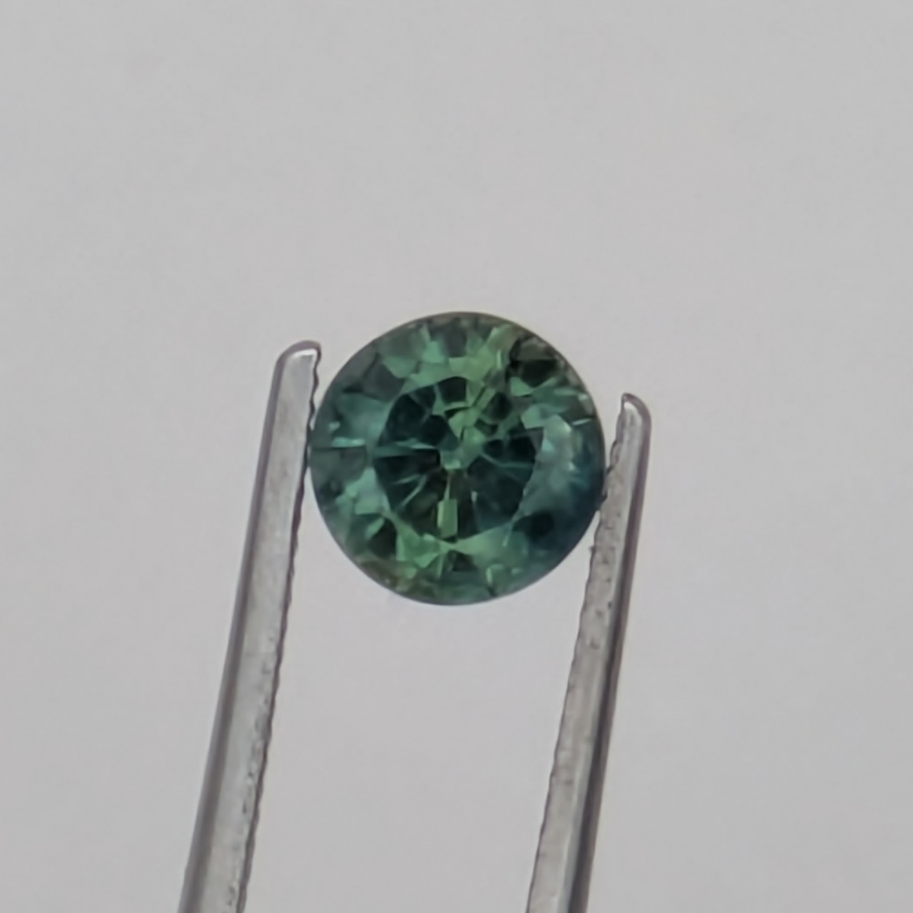 Pretty Green Australian Sapphire 0.82 Carats Litnon.com