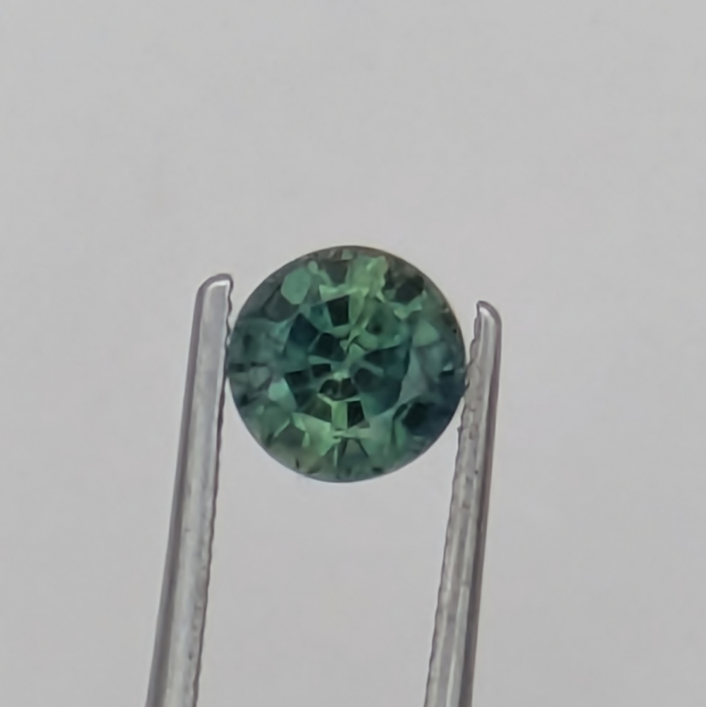 Pretty Green Australian Sapphire 0.82 Carats Litnon.com