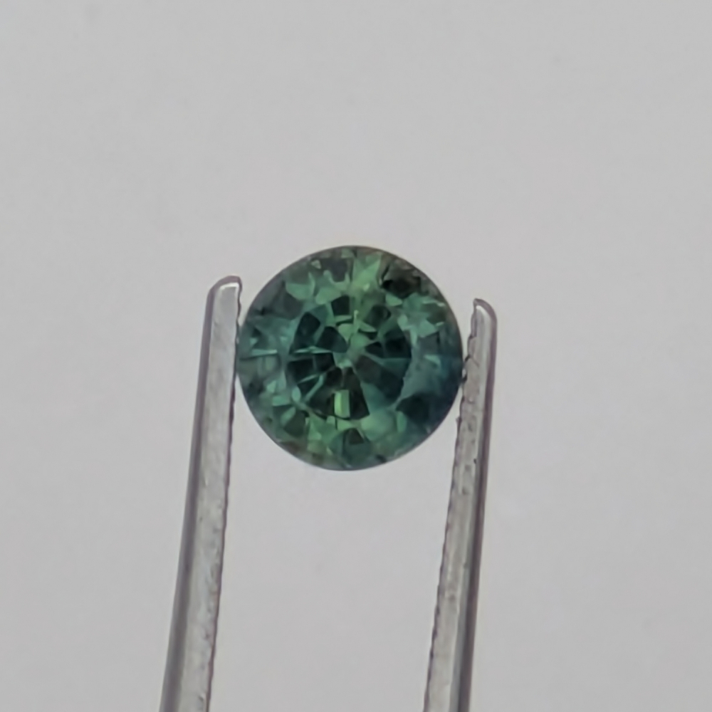 Pretty Green Australian Sapphire 0.82 Carats Litnon.com