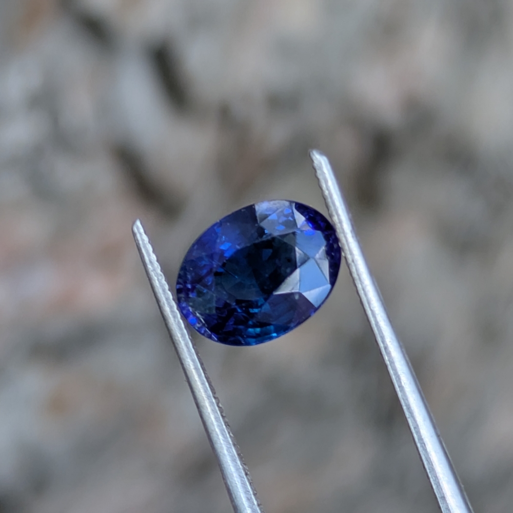 Deep Royal Blue Ceylon Sapphire 1.74 carats  Litnon.com
