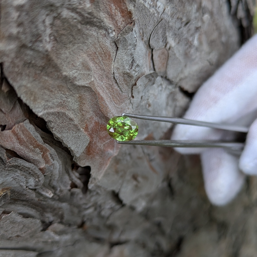 Perfect Green Lab Grown Yttrium Aluminum Garnet YAG 1.86 ct Litnon.com