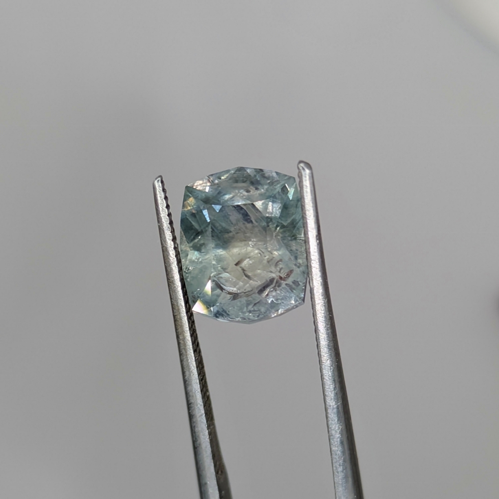 Large Natural Light Blue to Grey Montana Sapphire 3.17 Carats Litnon.com