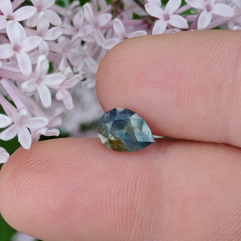 Large Natural Blue Montana Sapphire With Yellow Yolk 2.95 Carats Litnon.com