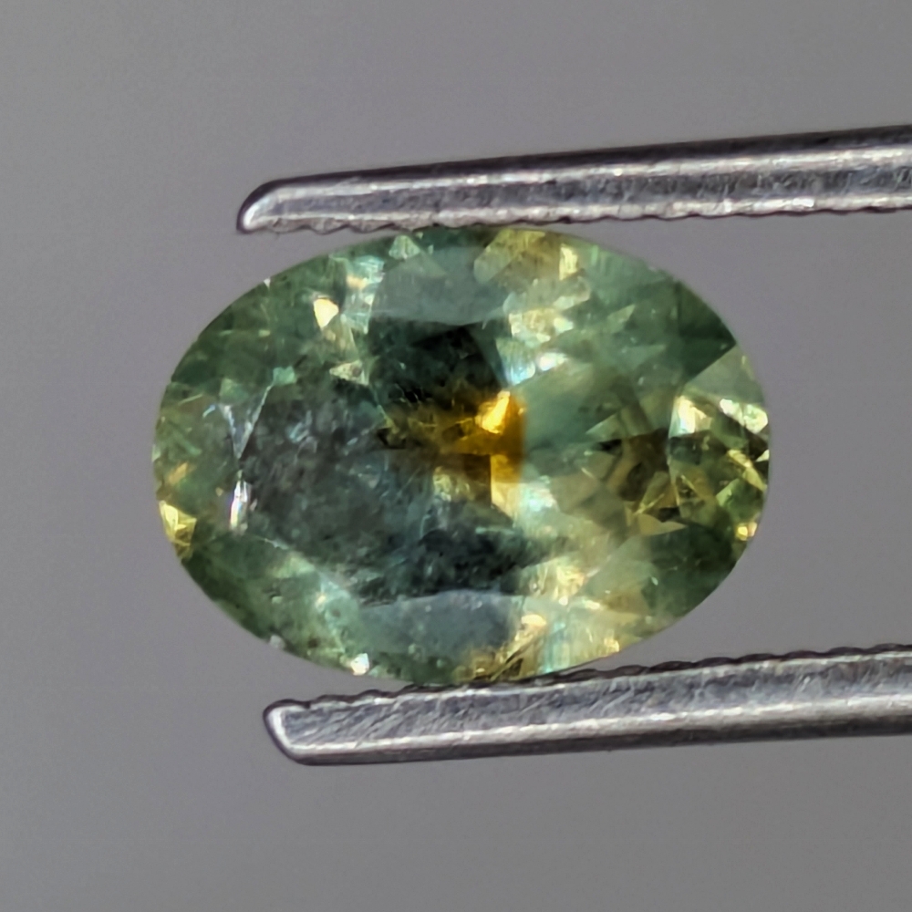 Very Pretty Green With Orange Yolk Montana Sapphire 0.90 Carats Litnon.com