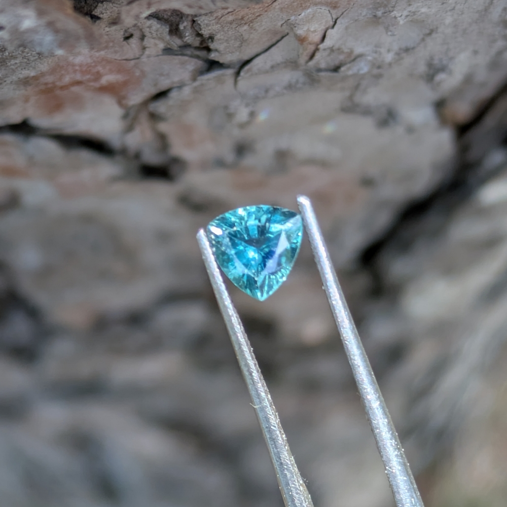 Moody Green Blue Montana Sapphire Sapphire 1.01 Carats Litnon.com