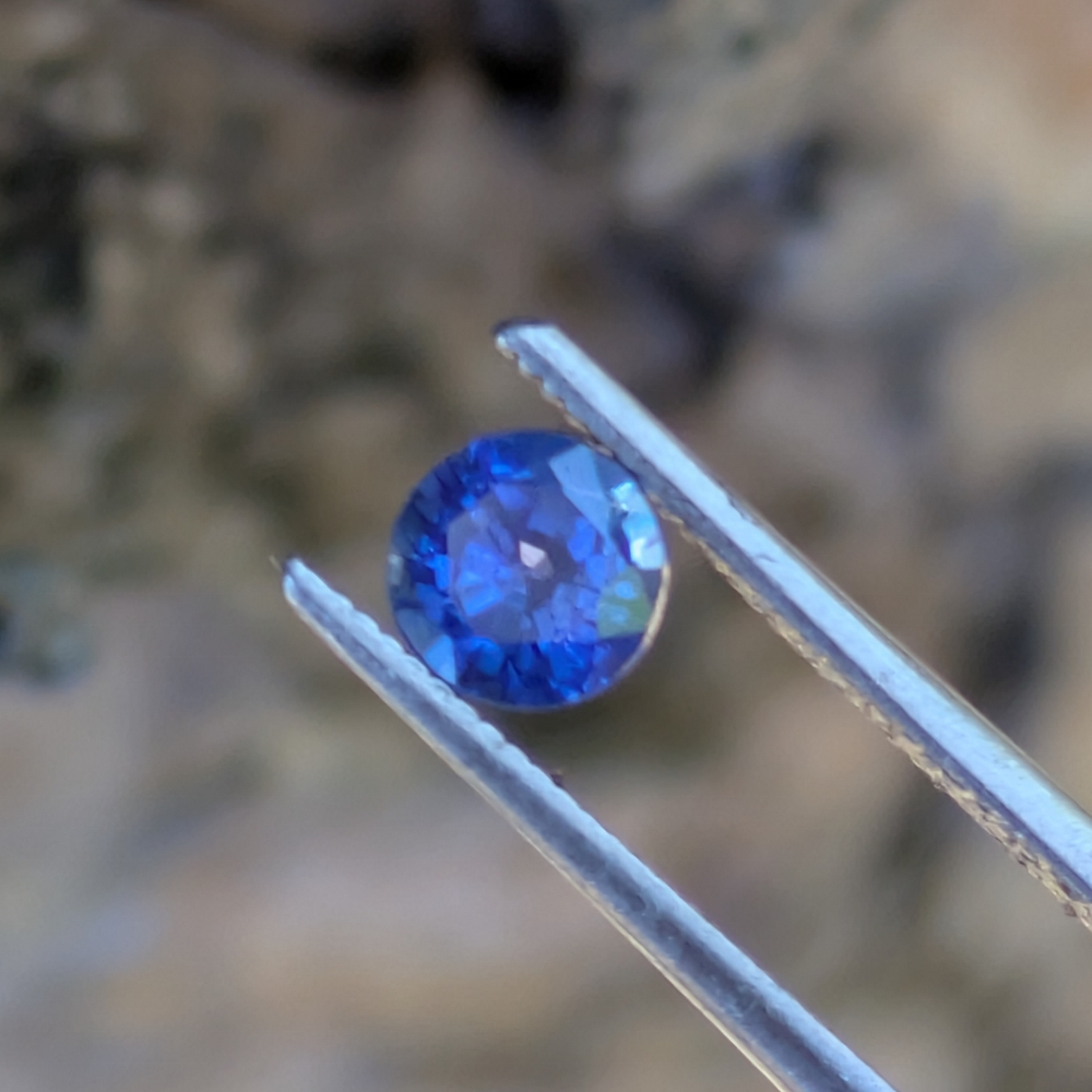 Bright Royal Blue Montana Sapphire 0.39 Carats Litnon.com