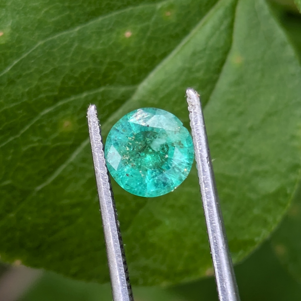 Natural Bright Fine Green Colombian Emerald 0.45 Carats Litnon.com