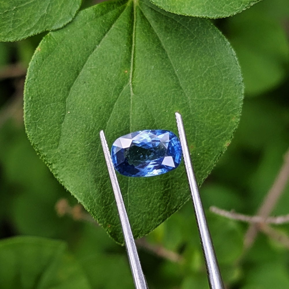 Very Pretty Royal Blue Ceylon Sapphire 1.97 Carats  Litnon.com