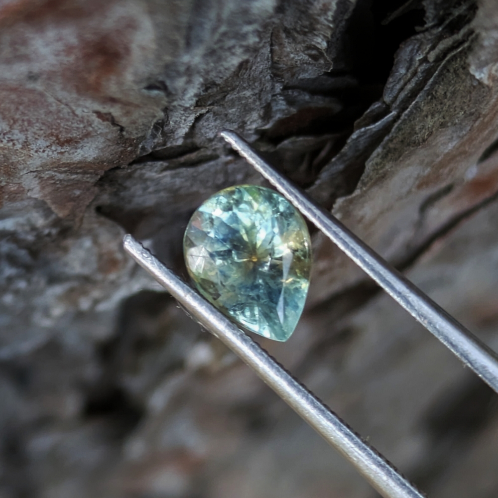 Well Cut Moody Yellow Green Montana Sapphire 1.53 Carats Litnon.com