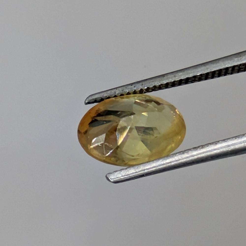 Moody Yellow Montana Sapphire 1.44 Carats Litnon.com