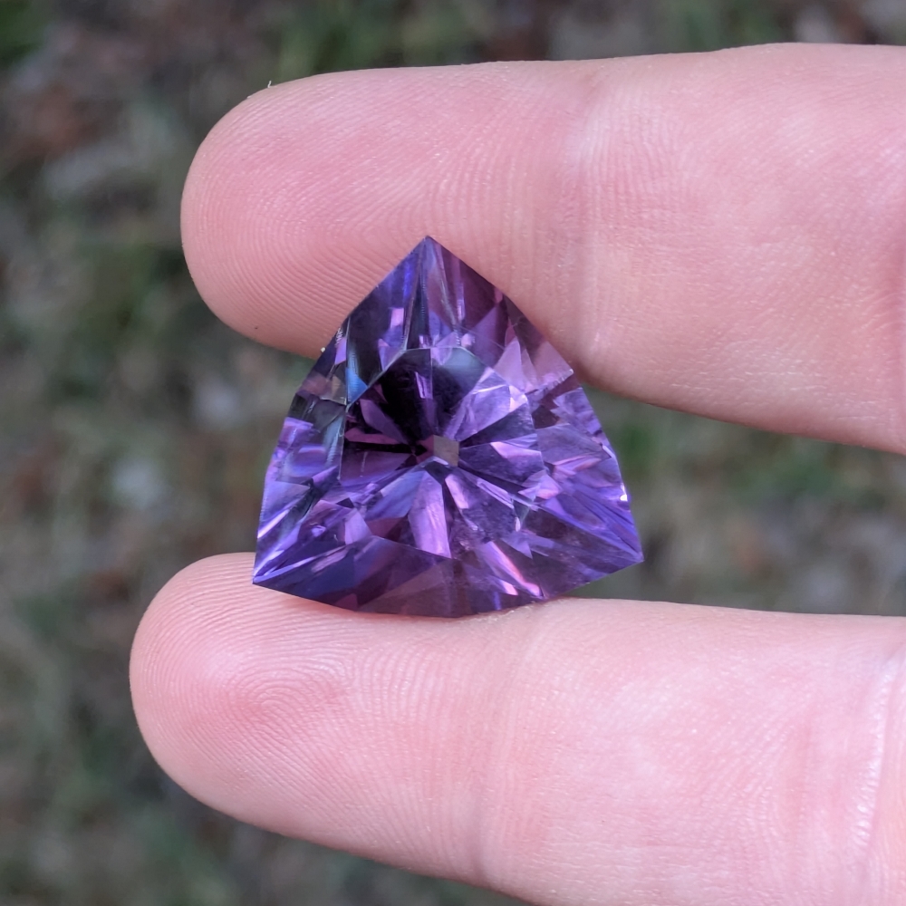 Top Cutting Natural Amethyst Afghanistan 28.32 Carats Litnon.com