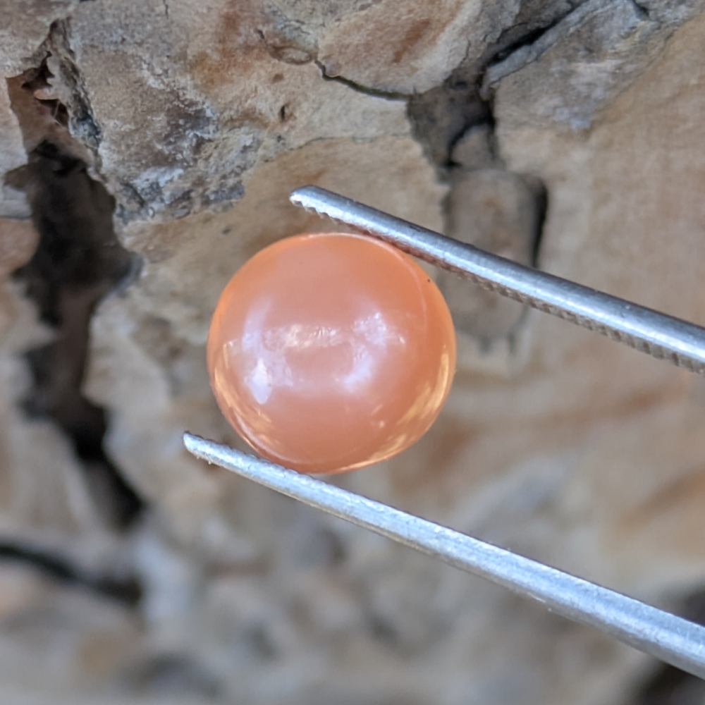 Natural Peach Moonstone Cabochon Sri Lanka 2.02 Carats Litnon.com