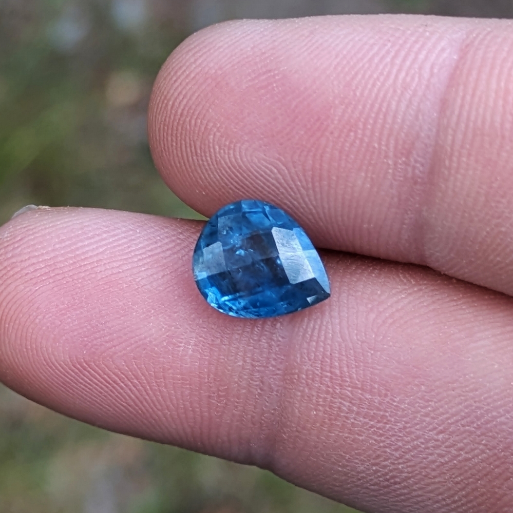 Natural Cornflower Blue Montana Sapphire 3.58 Carats Litnon.com
