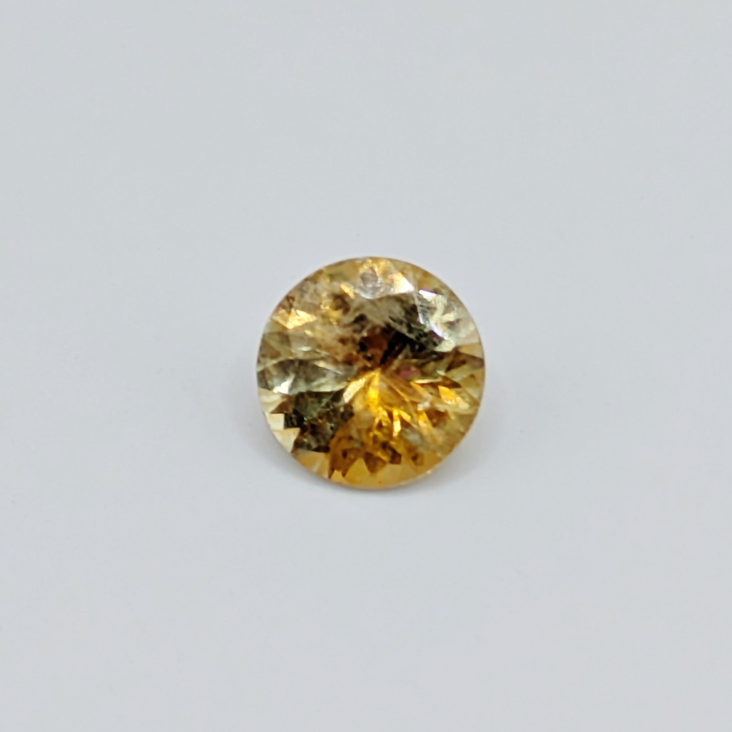 Well Cut Moody Yellow Green Montana Sapphire 0.91 Carats Litnon.com