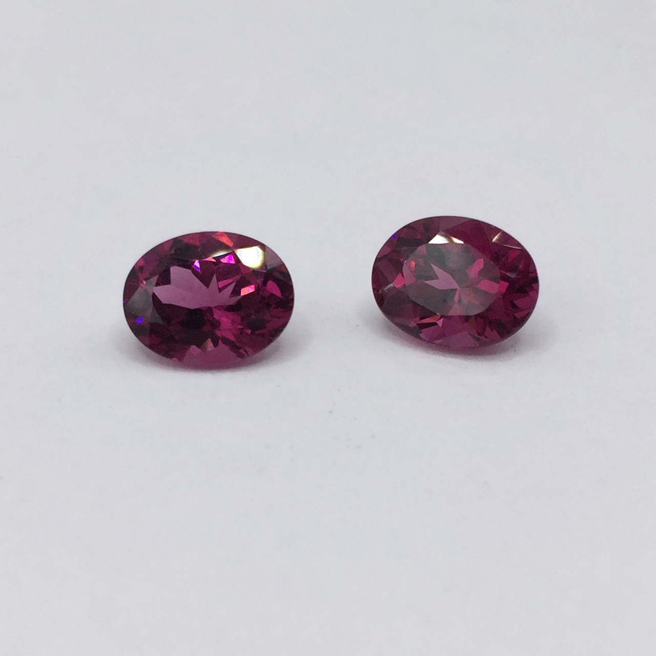 Pretty Ceylon Rose Rhodolite Garnet Pair 4.54 Carats Litnon.com
