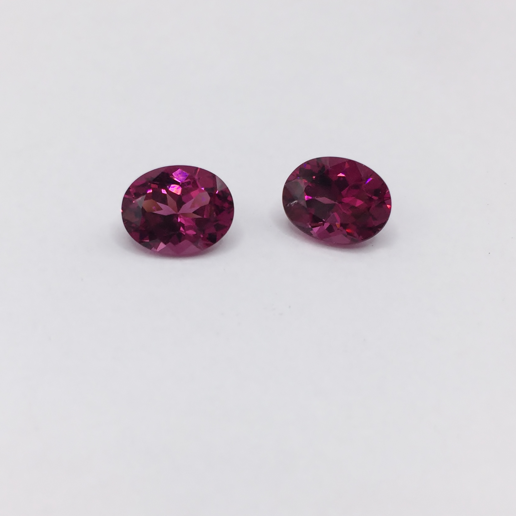 Pretty Ceylon Rose Rhodolite Garnet Pair 4.54 Carats Litnon.com