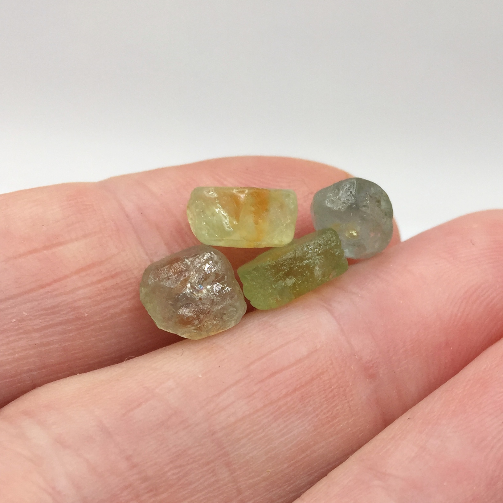Hand Select Natural Montana Sapphire Facet Rough 14.26 Carats Litnon.com