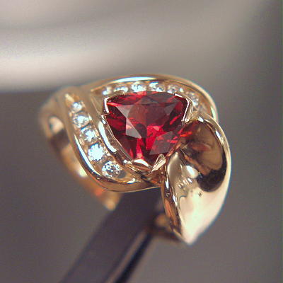 Beautiful Rhodolite Garnet Diamond 14 kt Ring  Litnon.com