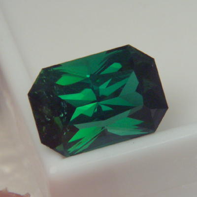 Top Cut Fine Green Tourmaline Afghanistan 12.42 ct  Litnon.com