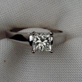 Quality Diamond Princess Cut 18 kt White Gold Diamond Ring 1.06 Carats 