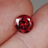 Top Cutting Red Fire Crimson Color Umba River Garnet 