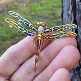 Vintage 18 Karat Gold Diamond and Enamel Brooch Pin 